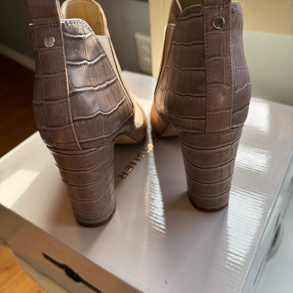 Marc Fisher SAYLA Ankle Boots – Size 8, Beige, Comfy & Chic! - Picture 2 of 5